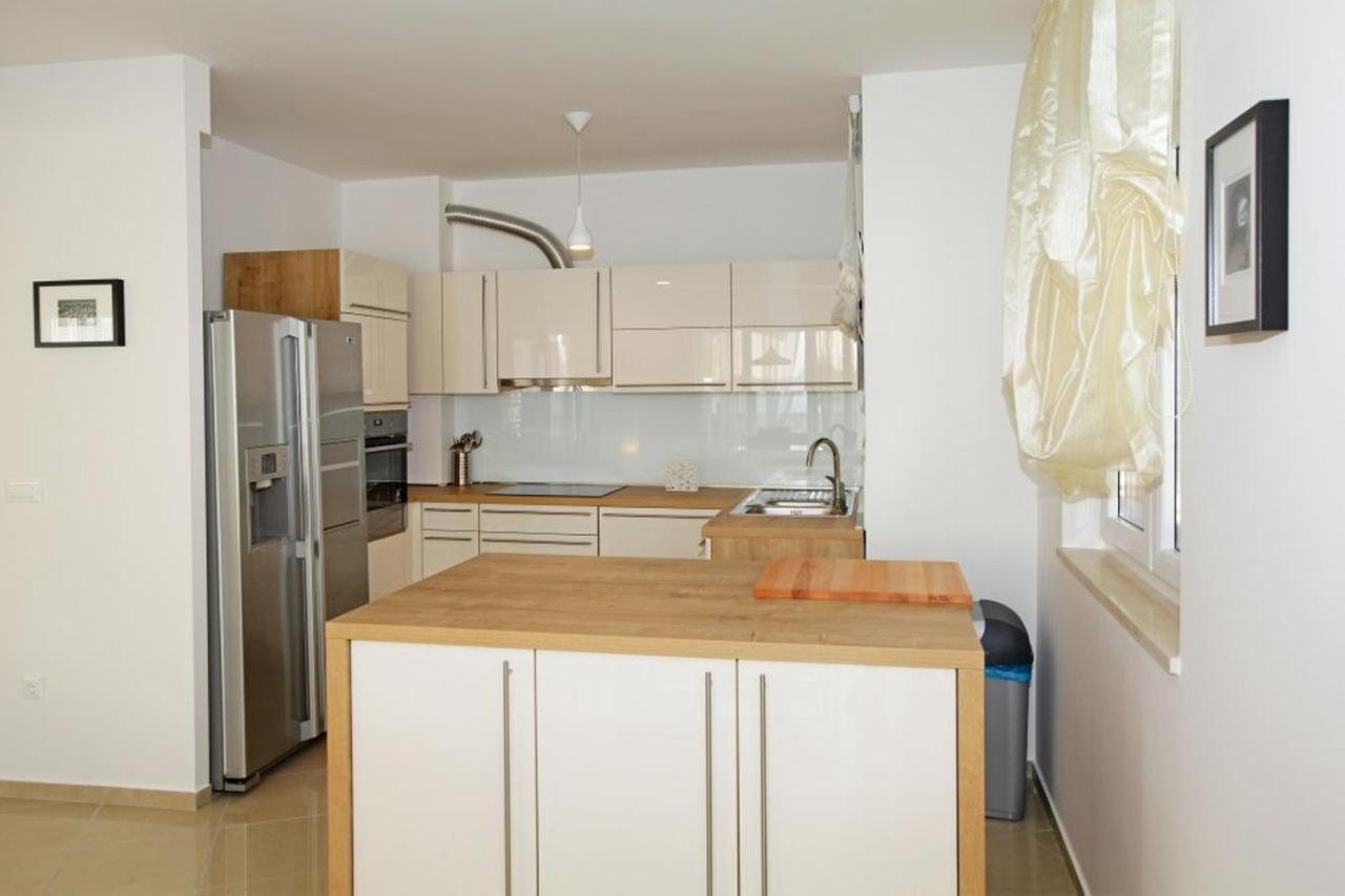 Apartment Bol A6 With Pool From 45 Eur Per Person Kültér fotó
