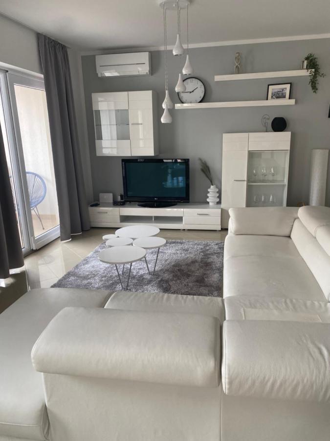 Apartment Bol A6 With Pool From 45 Eur Per Person Kültér fotó