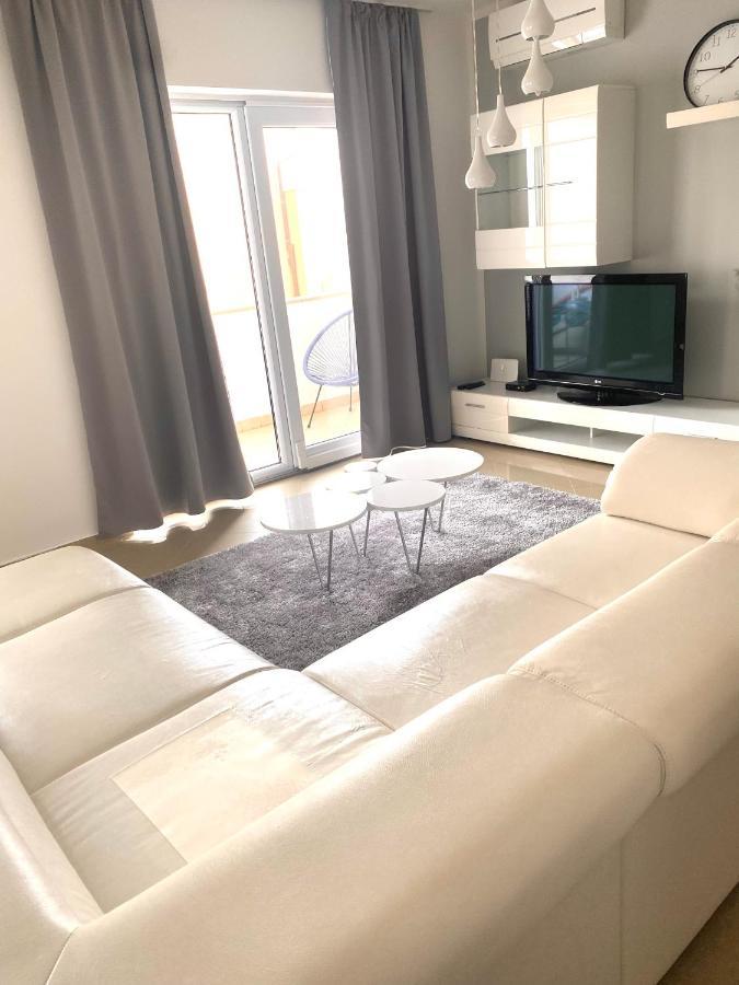 Apartment Bol A6 With Pool From 45 Eur Per Person Kültér fotó