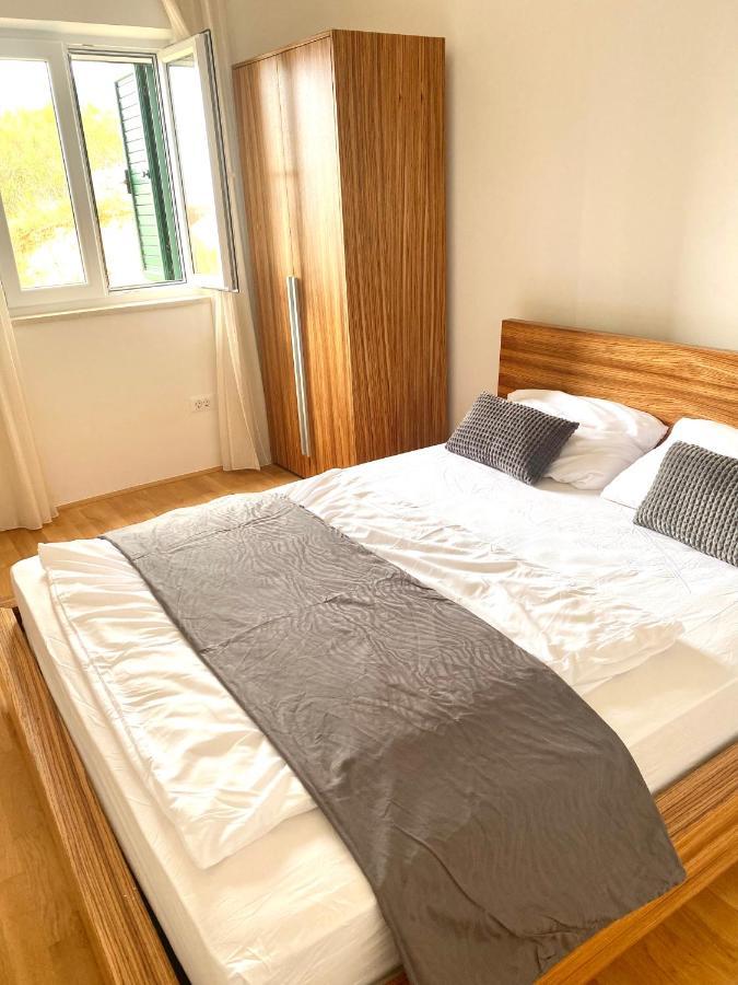 Apartment Bol A6 With Pool From 45 Eur Per Person Kültér fotó